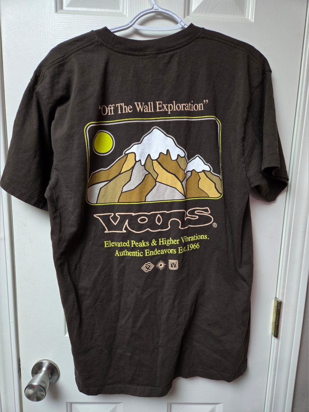 Vans Mens Loose Fit Medium Tee Shirt NWOT
